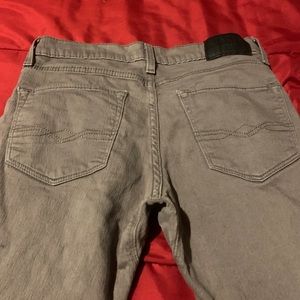 Denizen (levis) fairly used men grey skinny jeans 32x34